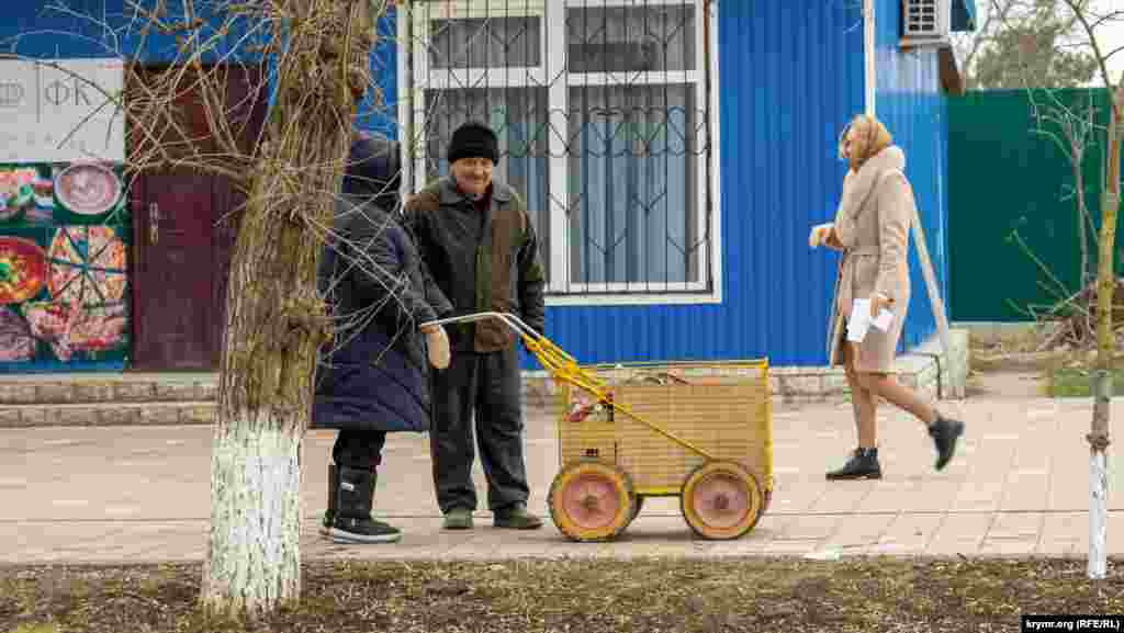 В центре поселка