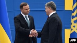 Президент Польша Анджей Дуда и президент Украины Петр Порошенко в Киеве, 24 августа 2016 года