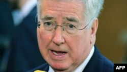 Britaniyanın müdafiə naziri Michael Fallon Suriyadakı kimyəvi hücuma görə Moskvanı ittiham edib