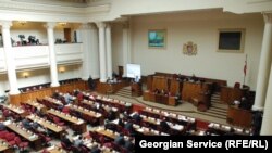 84 депутата «за» и ни одного «против» – парламент единогласно проголосовал за расторжение российско-грузинского соглашения